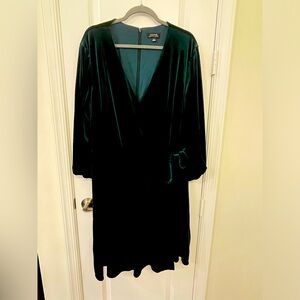 Tahari ASL Emerald Green Stretch Velvet Dress 3/4 Sleeves with Pockets. Size 22W
